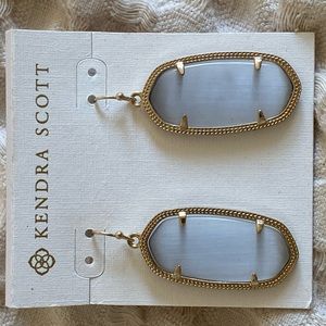 BNWT Kendra Scott Drop Earrings